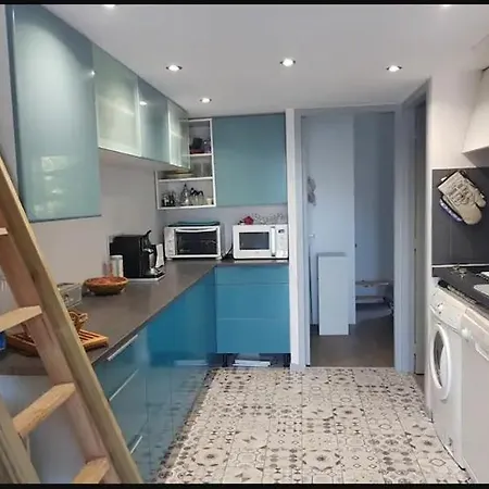 Petite 4-6 Personnes Belles Terrasses, Piscine, Plages Holiday home