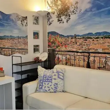 Petite 4-6 Personnes Belles Terrasses, Piscine, Plages Holiday home Vallauris