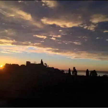 Semesterbostad Petite 4-6 Personnes Belles Terrasses, Piscine, Plages Vallauris