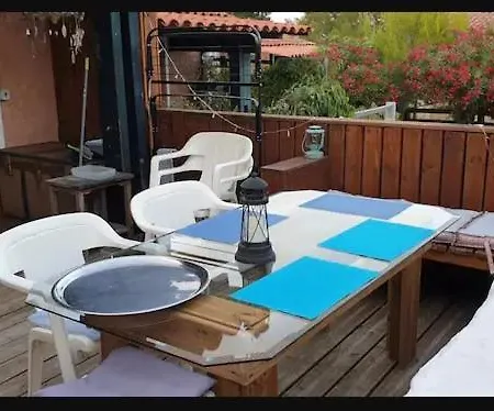 Petite 4-6 Personnes Belles Terrasses, Piscine, Plages Casa de Férias *