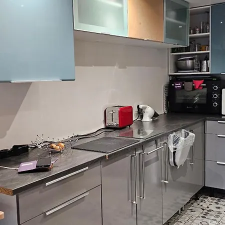 Semesterbostad Petite 4-6 Personnes Belles Terrasses, Piscine, Plages Vallauris