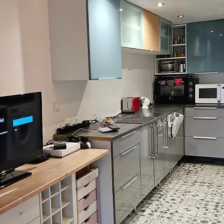 Petite 4-6 Personnes Belles Terrasses, Piscine, Plages Casa de Férias